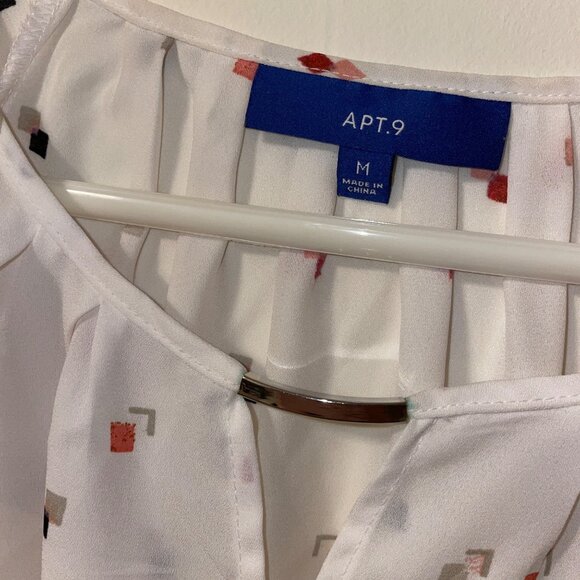 Apt. 9 Womens Medium White Blouse With Geometric Print - Picture 4 of 6